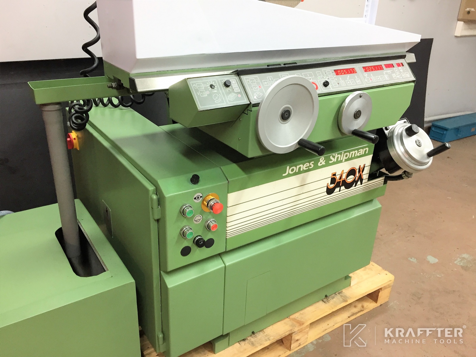 RECTIFIEUSE CYLINDRIQUE INTER VOUMARD 5A - 5-200 x 250 - West Machines Outils RECTIFIEUSE CYLINDRIQUE INTER VOUMARD 5A - 5-200 x 250 - West Machines Outils
