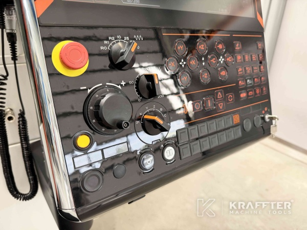 Commande numérique sur machine outil MAZAK Variaxis C-600 90161