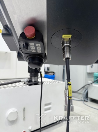 Pupitre de commande sur Centre d’usinage DMG MORI DMU 65 monoBLOCK 90170