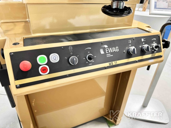 Pupitre de commande sur Affûteuse Ewag WS 11 90124