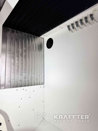 Centre d’usinage à métaux pour mécanique de précision MAZAK Variaxis C-600 90161