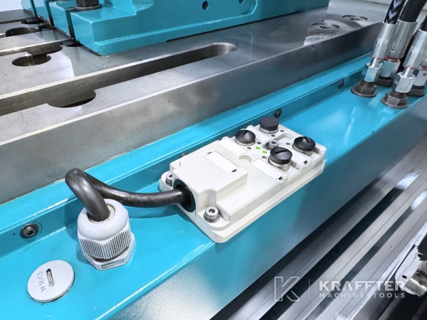 Achat et vente dans le monde entier de Affûteuse CNC SCHNEEBERGER Gemini DMR 90173