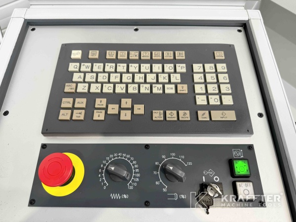 Pupitre de commande sur Tour CNC BENZINGER TNI B6 90116
