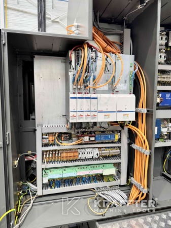 Armoire électrique industrielle sur WALTER Helitronic Power Production 90148