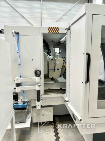 Achat et vente international Rectifieuse cylindrique CNC JONES & SHIPMAN Ultramat 650 Easy-B 90120