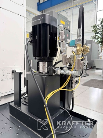 Centre d’usinage à vendre MAZAK Variaxis C-600 90161 Machines outils d'occasion