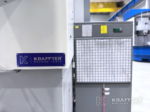 Plaque signalétique Centre d’usinage CHIRON FZ 08K S HSP chez KRAFFTER Machine Tools 90066