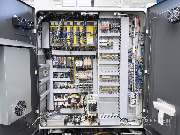 Armoire électrique industrielle sur NAKAMURA TOME NTJ 100 90190