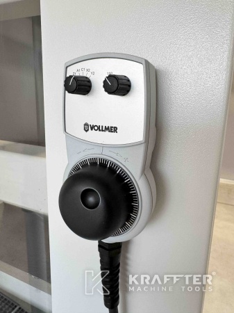 Pupitre de commande sur Affûteuse CNC VOLLMER VGrind 360 90146