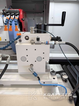 Rectifieuse cylindrique CNC à programmation numérique STUDER S33 90137