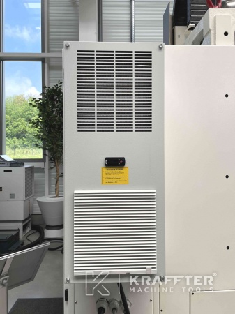 Achat et vente dans le monde entier de Centre d’usinage HURON VX6 APC 90072