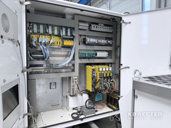 Armoire électrique industrielle sur STUDER S31 90178