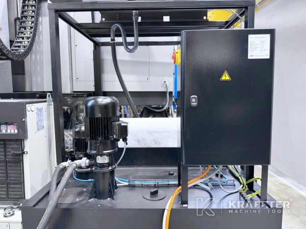 Convoyeur à copeaux sur AMADA Techster 106 90163