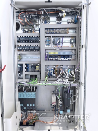 Armoire électrique industrielle sur GROB G350 90169