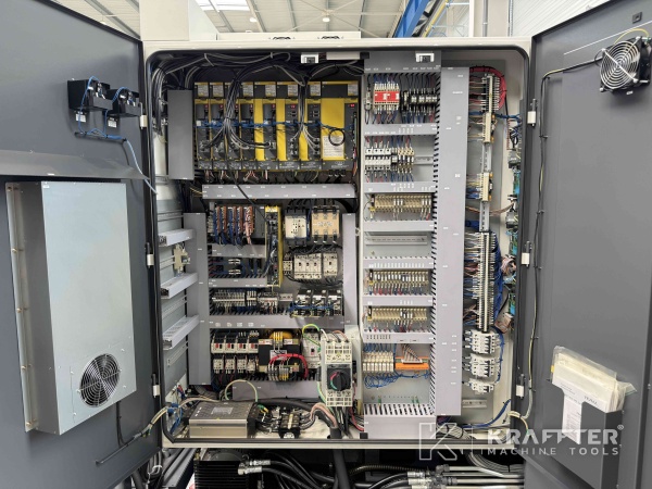 Armoire électrique pour machine industrielle NAKAMURA NTJ 100 90150