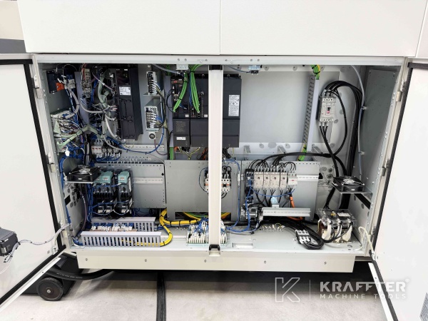 Armoire électrique industrielle sur MAZAK Variaxis C-600 90161