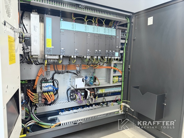 Armoire électrique industrielle sur DMG MORI DMU 65 monoBLOCK 90170