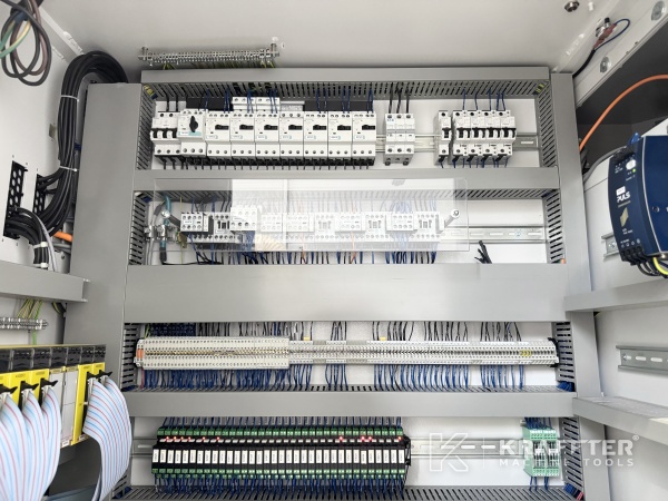 Armoire électrique pour machine industrielle STUDER S33 90177