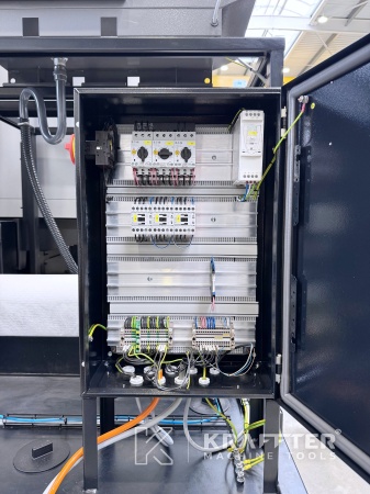 Armoire électrique pour machine industrielle AMADA Techster 106 90163