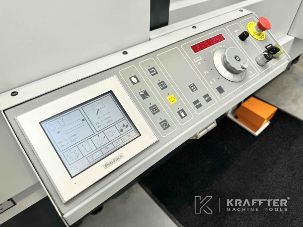 Pupitre de commande sur Rectifieuse cylindrique CNC JONES & SHIPMAN Ultramat 650 Easy-B 90120