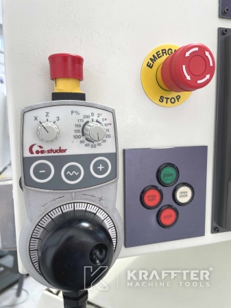 Pupitre de commande sur Rectifieuse cylindrique CNC STUDER eco650 90080