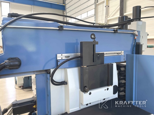 Fraiseuse CNC d'occasion PEDERSEN VPF-970TI 20689-997 3 axes à vendre