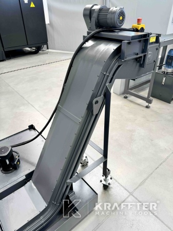 Convoyeur à copeaux sur TAKISAWA TS-4000 YS 90081