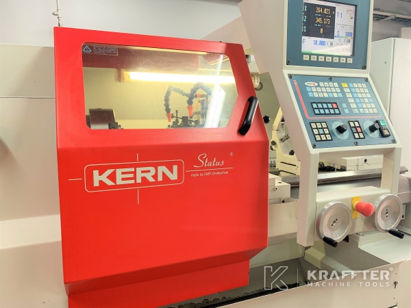 Machines industrielles pour opération de Tournage DMT KERN Status 20689-933