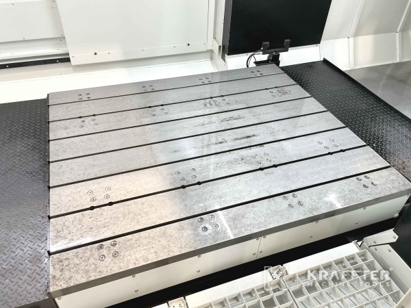 EUMACH DVM 2021 90082 Grande table pour fabrication de moules , matrices