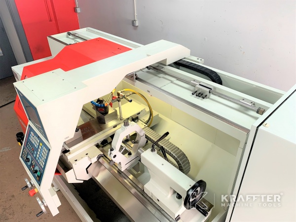 Tour de precision de seconde main DMT KERN Status 20689-933 Machine outil d'occasion