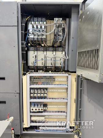 Armoire électrique pour machine industrielle OKUMA Multus B300-W 90117