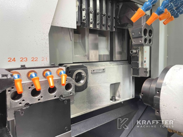 Tour STAR SR-32 J 90070 avec outils tournants chez Kraffter Machine Tools
