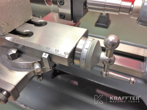 Tour de haute précision SCHAUBLIN 70 20689-900 chez Kraffter Machine Tools