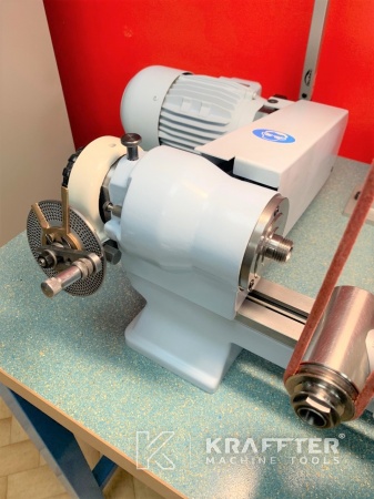 Tour de precision de seconde main SCHAUBLIN 70-CF 20689-949 Machine outil d'occasion