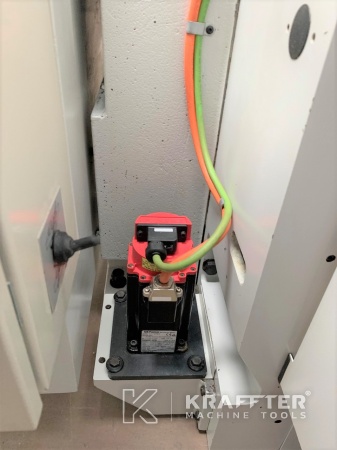 Usinage de précision avec Rectifieuse plane CNC d'occasion JONES & SHIPMAN 524 EASY 20689-961