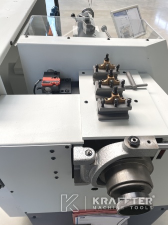 Machines industrielles pour opération de Tournage SCHAUBLIN 225 20690-007